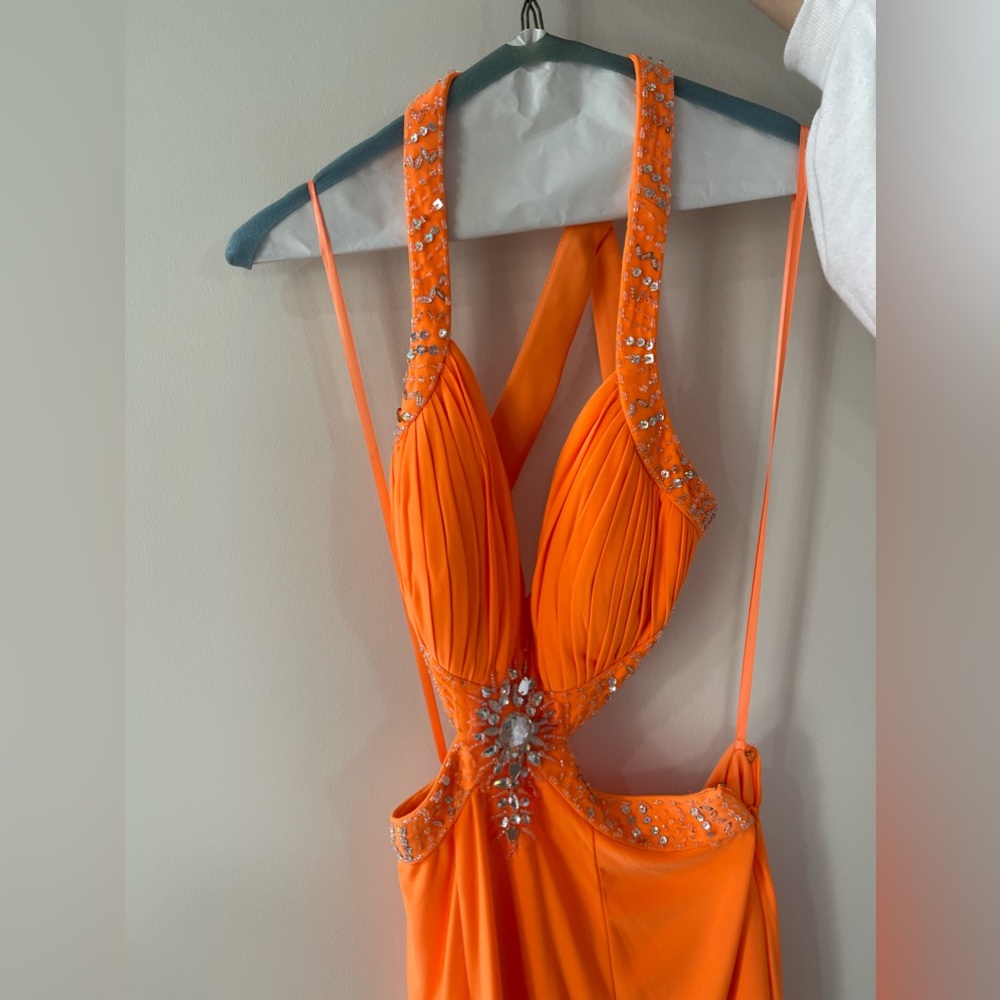 Dress - Picture 2 of 4